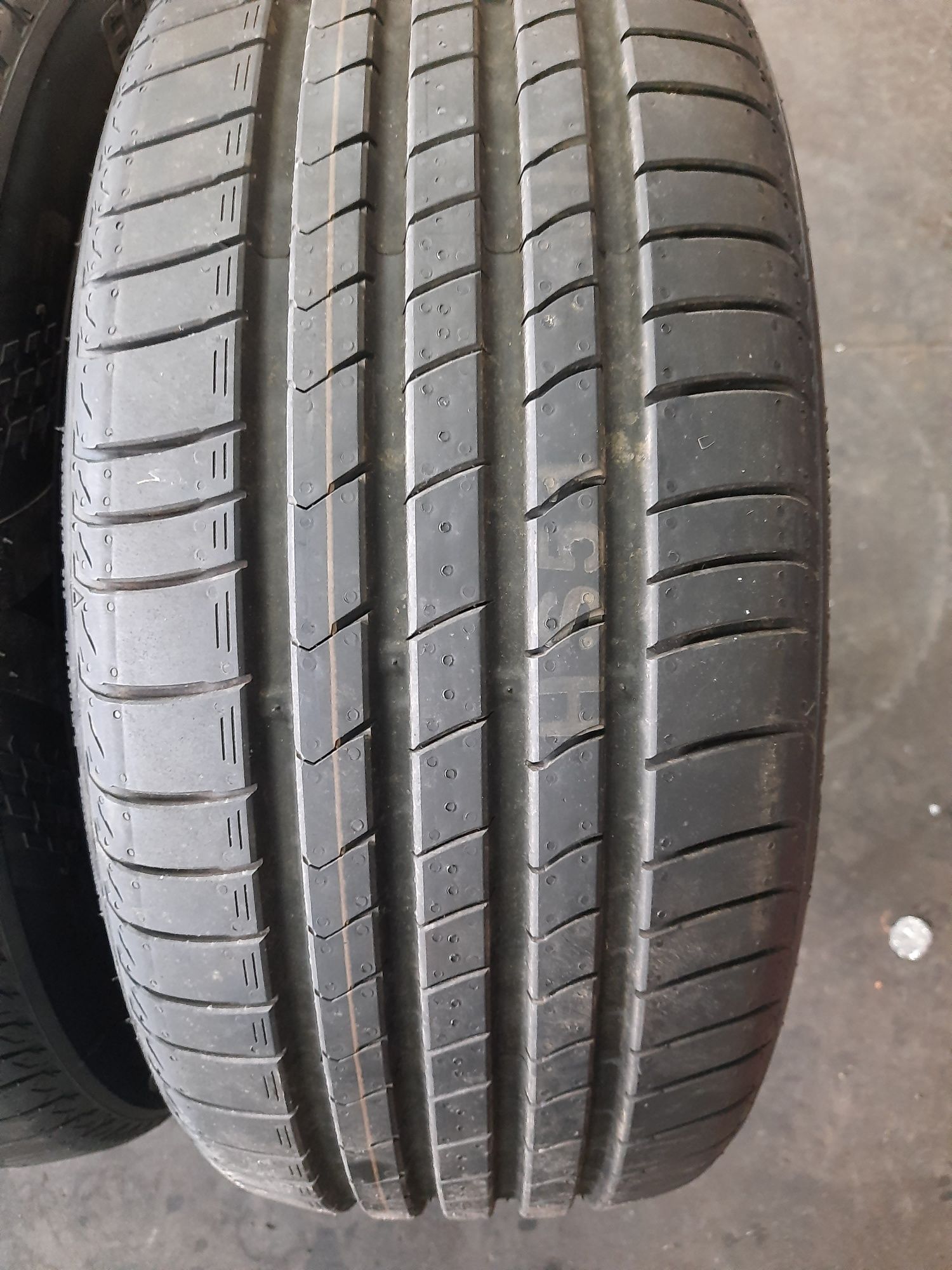 Opony 215/45R16 86H Kumho ECSTA HS51 (4 kpl)