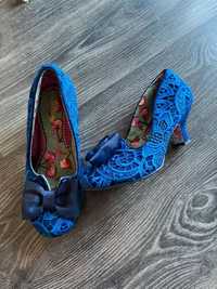 Irregular Choice mutiny razzle dazzle lace blue szpilki kokardka