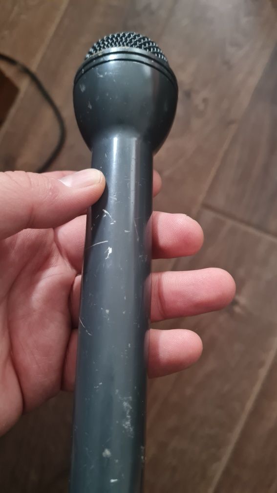 микрофон AKG D 230