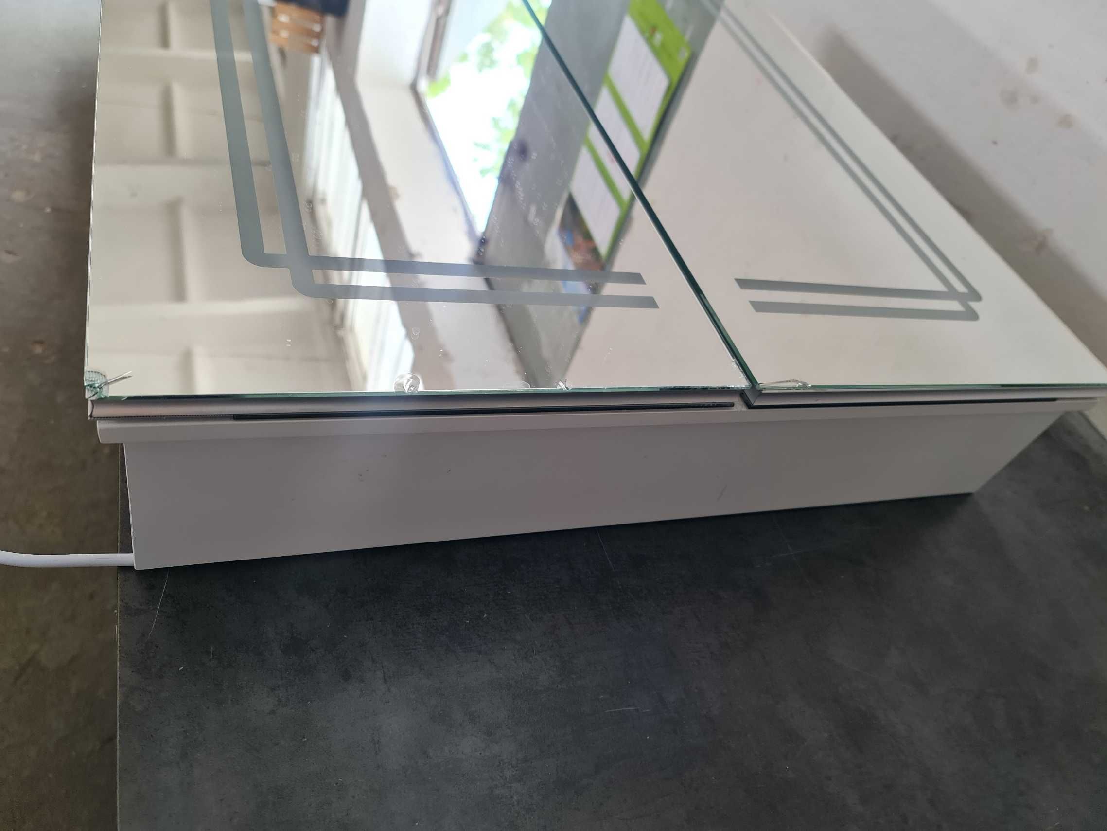 Szafka łazienkowa z lustrem i oświetleniem LED  60x70x13 cm BIAŁA
