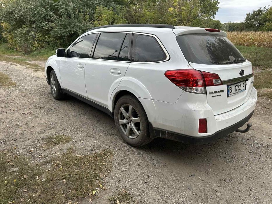 Subaru Outback 2011, 2.5л газ/бенз