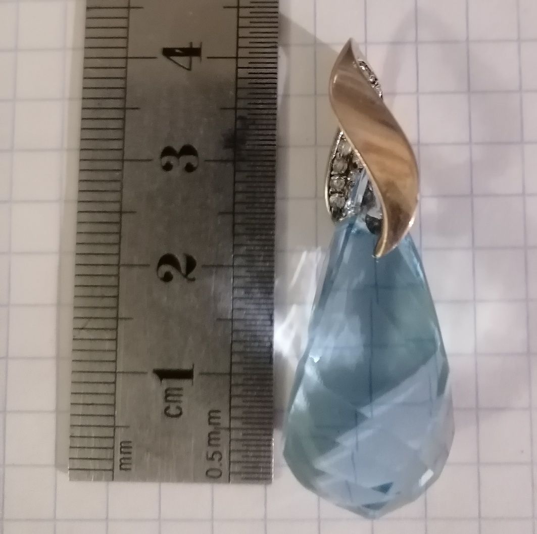 Продам серебряный кулон с золотой пластиной.