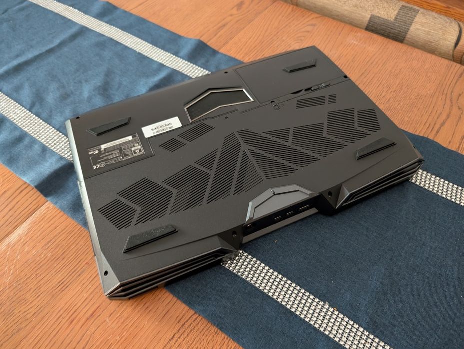 Laptop Clevo RTX2080 i9-9900k 64GB 3TB SSD 144Hz