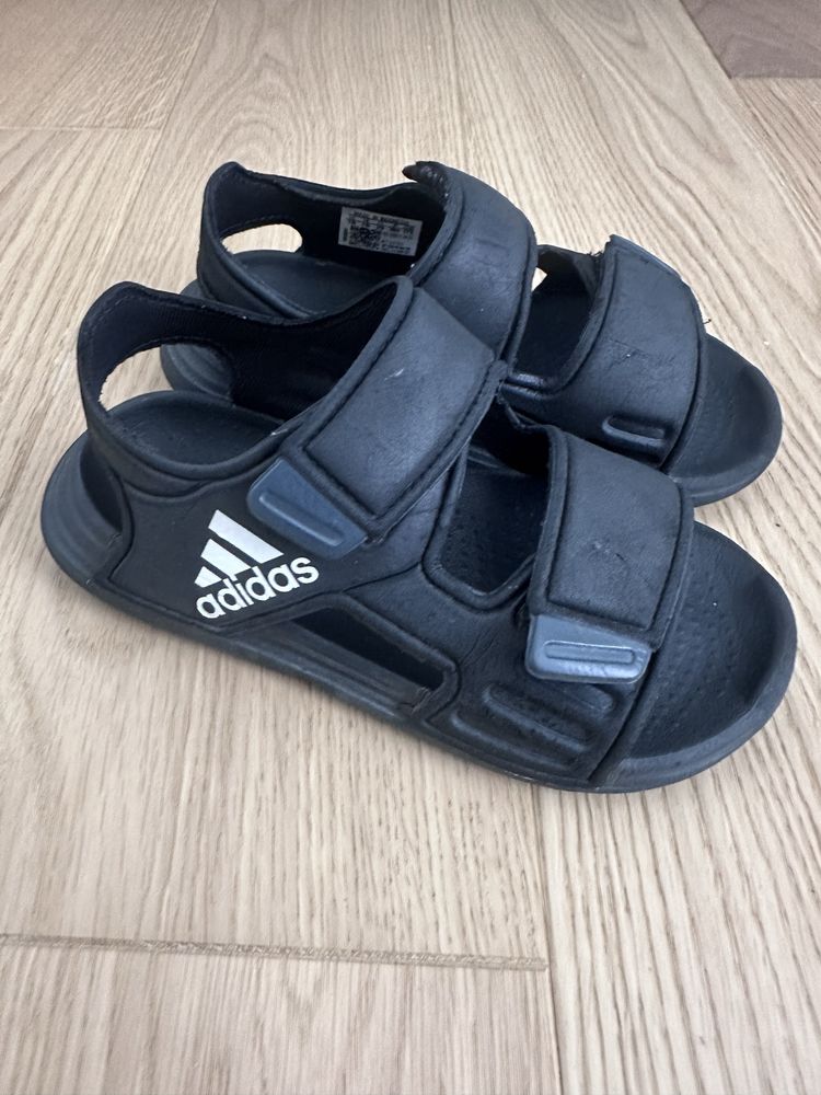 Czarne sandały dziecięce Adidas rozmiar 29