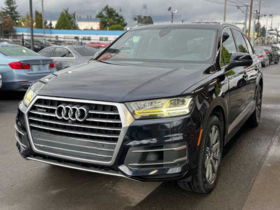 Audi Q7      2017