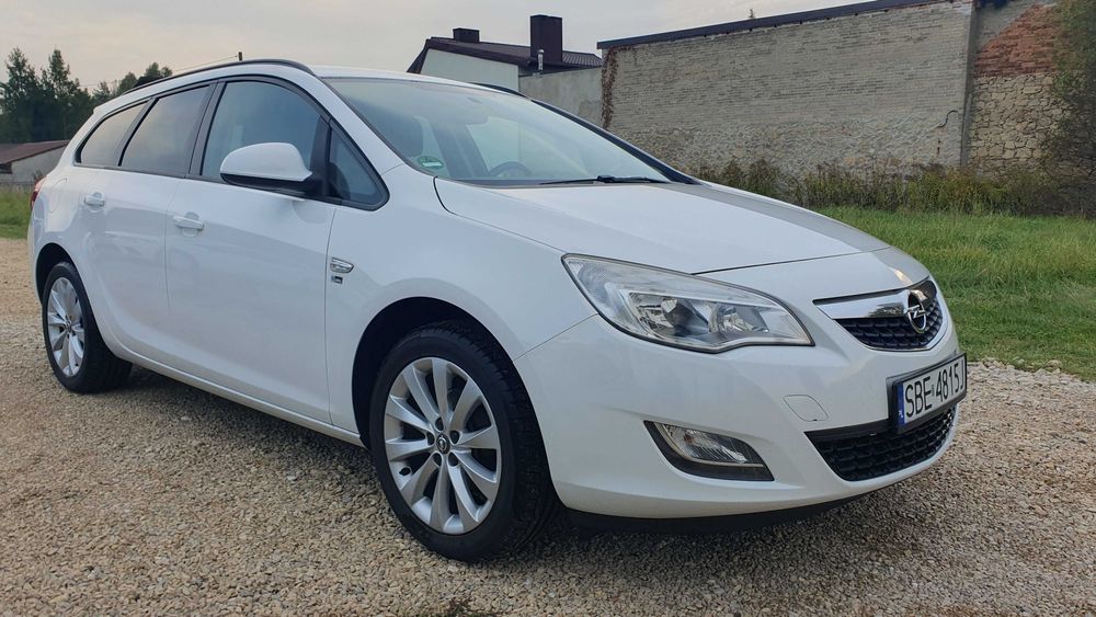 Opel Astra 1.4 100 km Klima Bogate wyposażenie" Z Niemiec " 150 Jahre