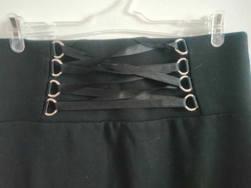 Czarna spódnica ołówkowa z wiskozy z wiązaniem w pasie