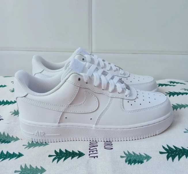 Nike Air Force 1 Low '07 White EU 39