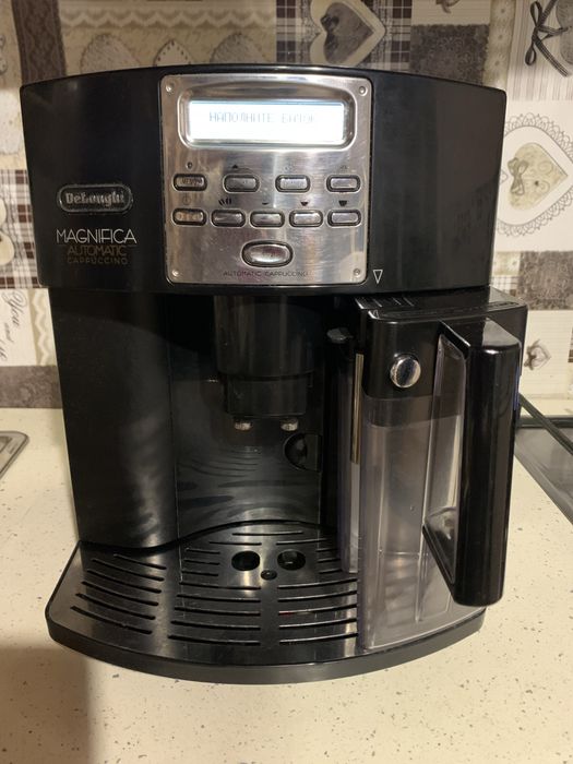 Кавомашина Delonghi magnifica