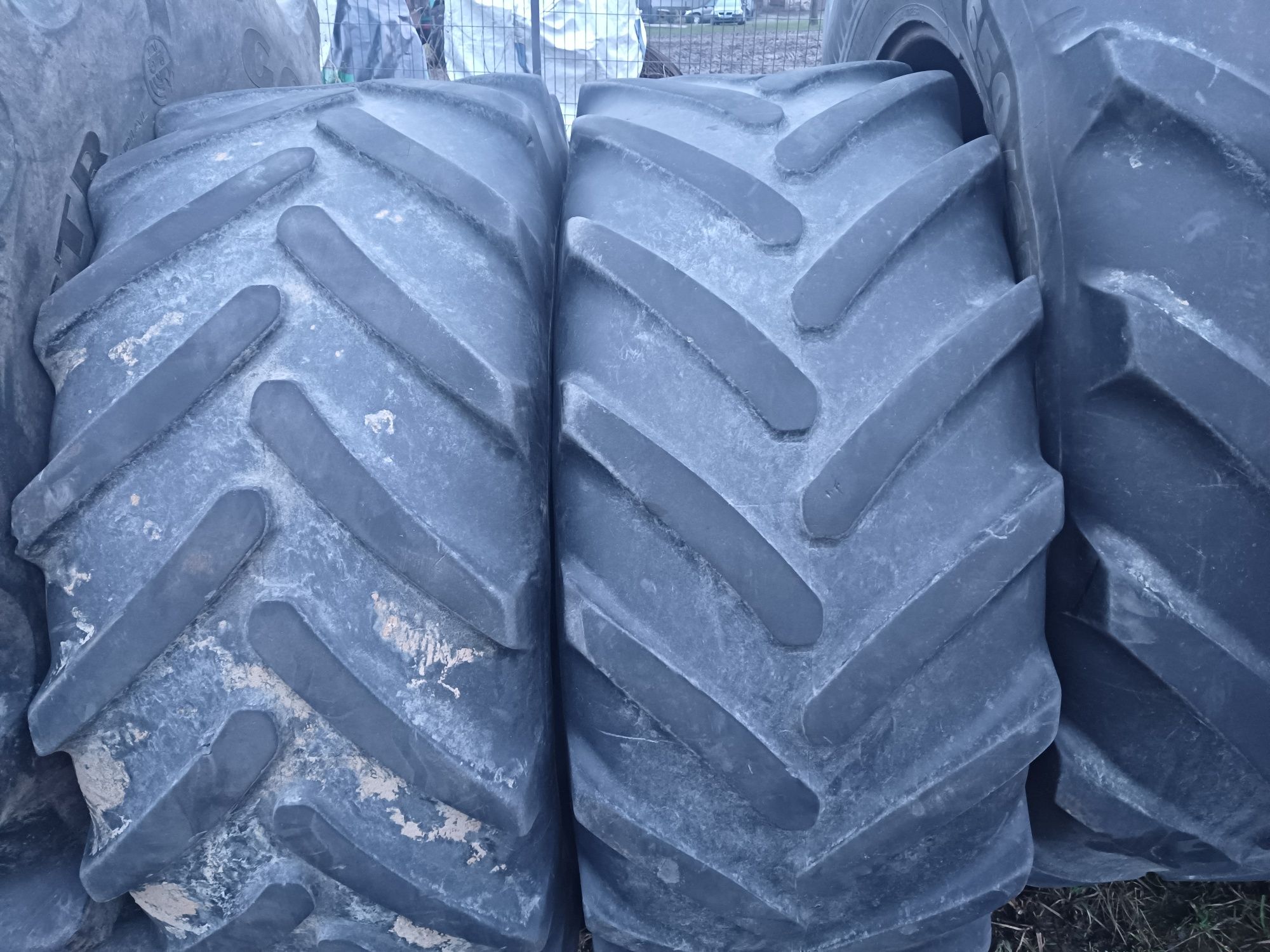 Opony 650 /65R 42  i 540/65 r 30