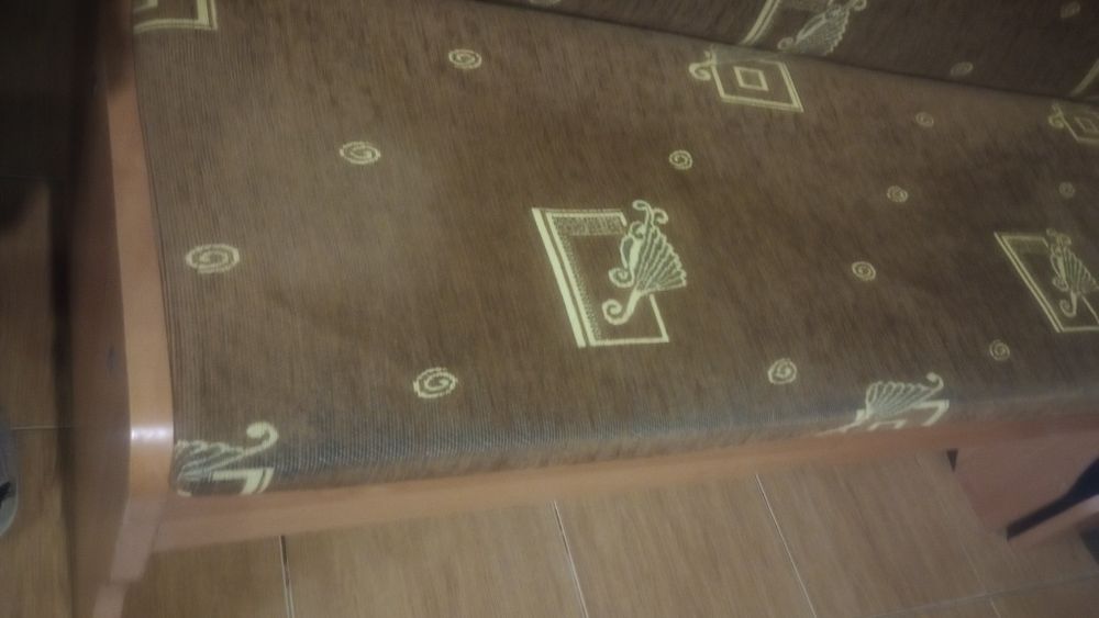 Do sprzedania narożnik kuchenny używany i 2 taborety