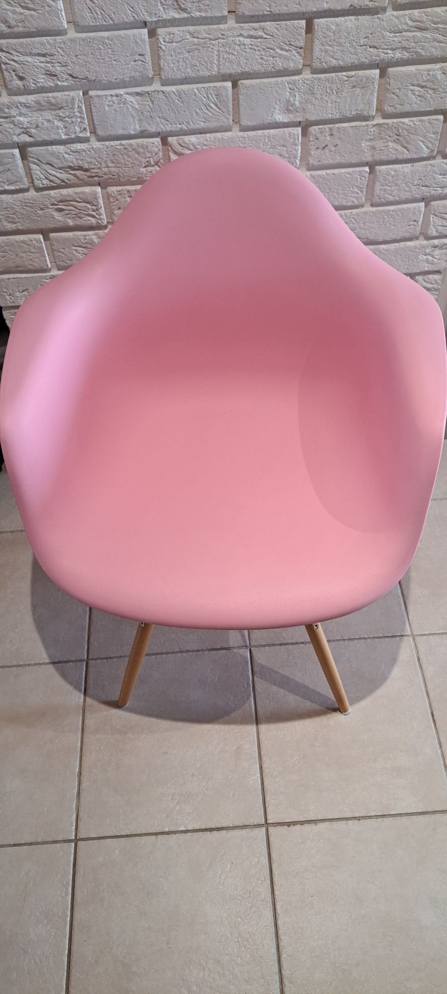 Krzesło Rózowe..