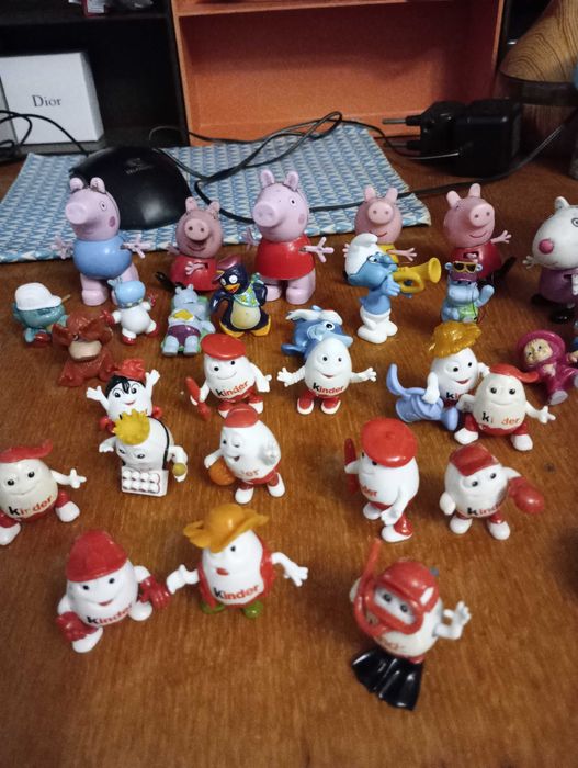 Киндеры все что на фото в одни руки.