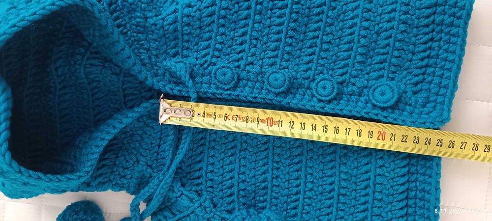 Sweterek dla niemowlaka, rękodzieło, bubbles, pompony, kaptur