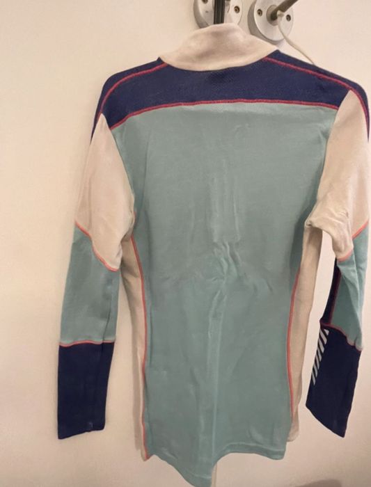 Blusa de lã merina com meio fecho