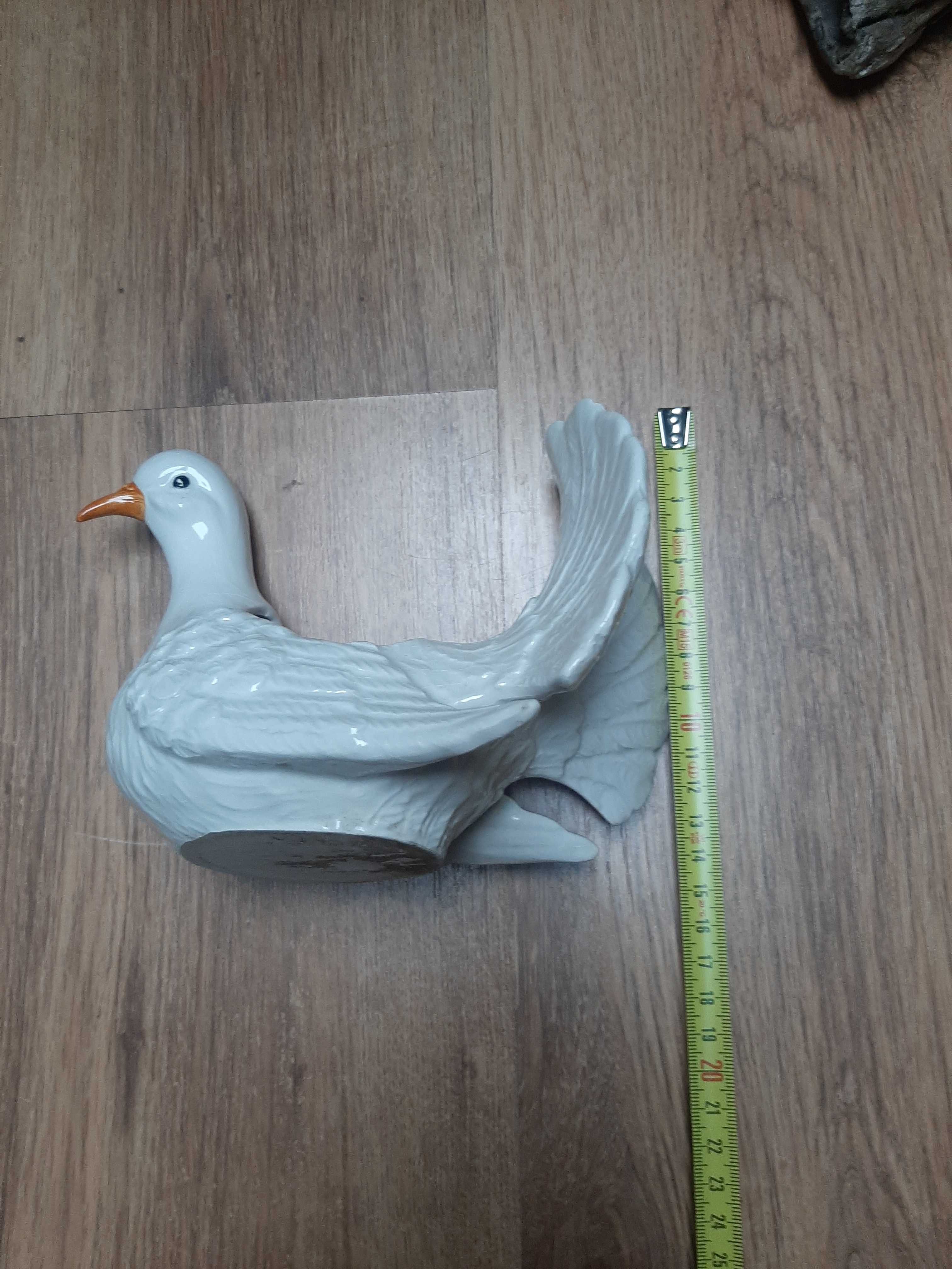 Porcelanowa figurka wazonik gołąb