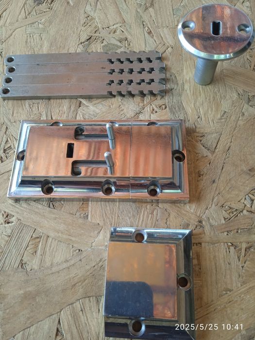 Продам замок накладной