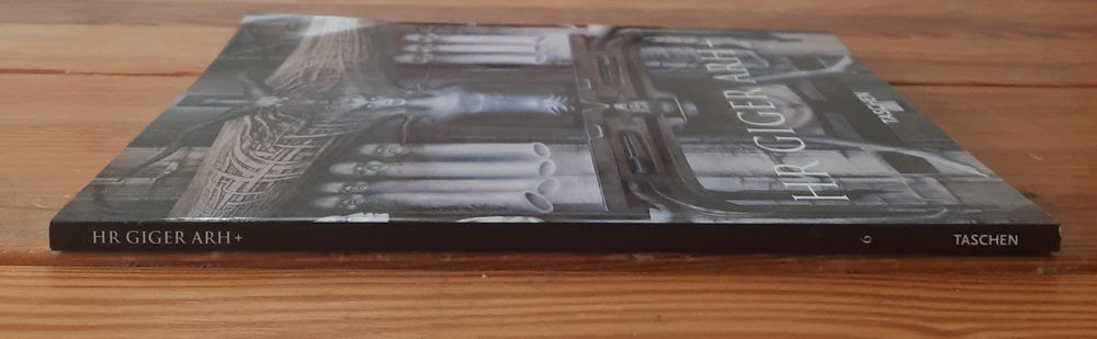 HR Giger Arh+ Taschen