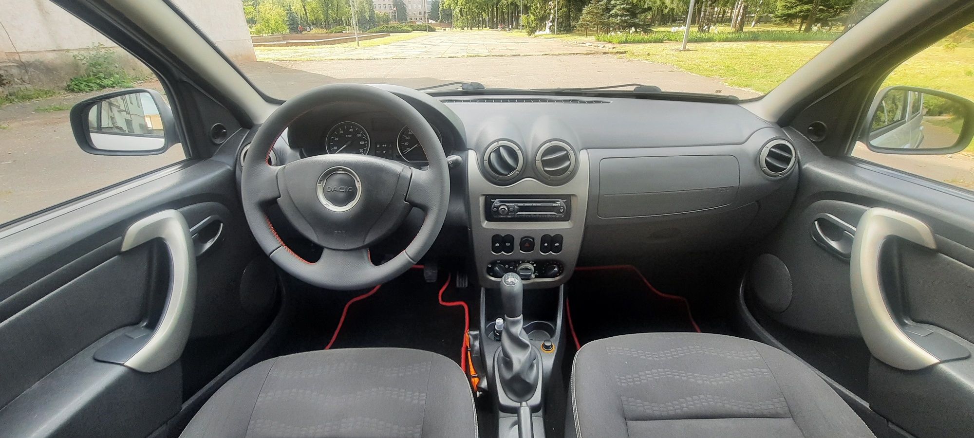 Продам Dacia Sandero StepWay 2011г.в 1.6