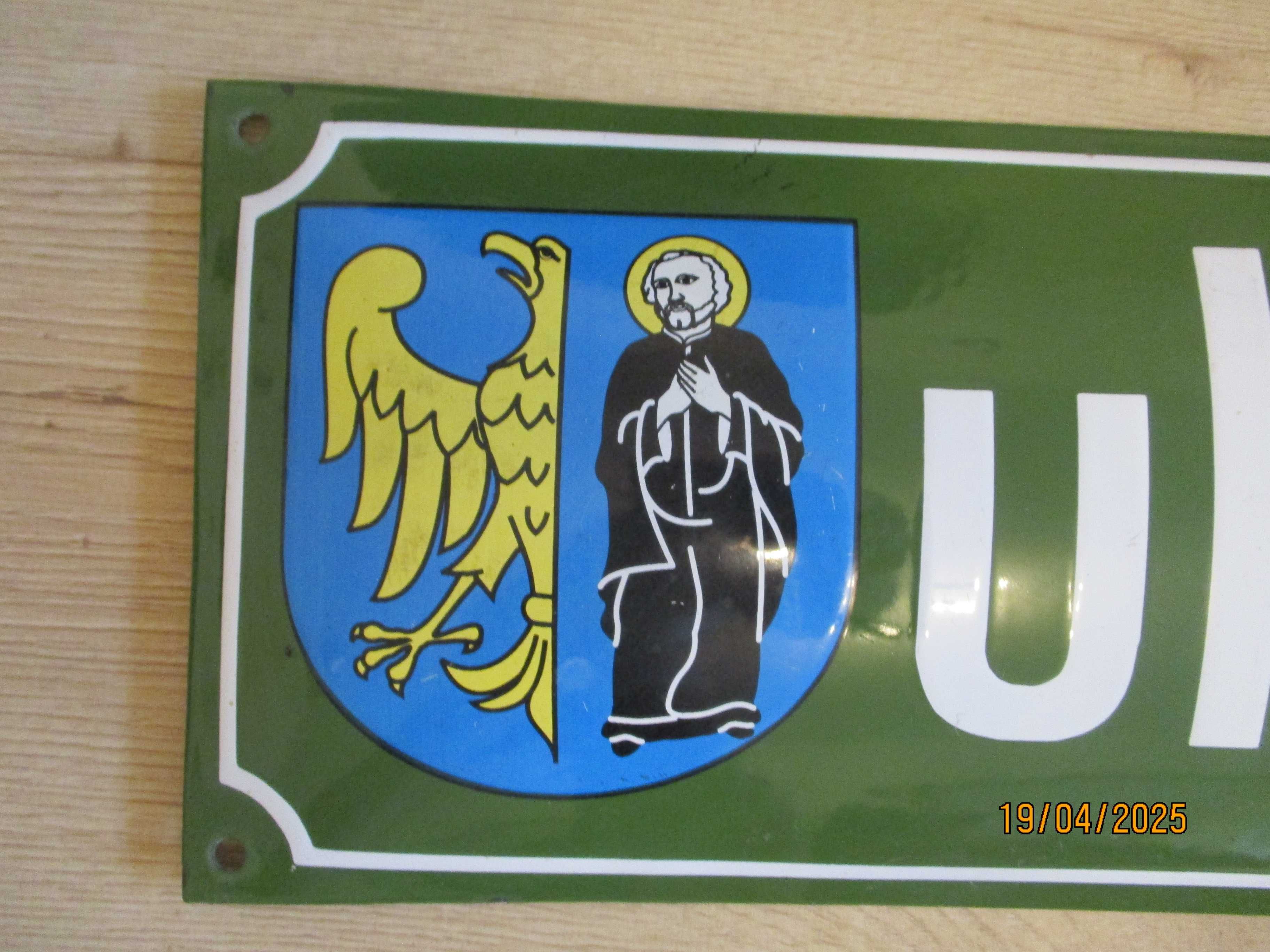 Stara tablica z nazwą ulicy emaliowana