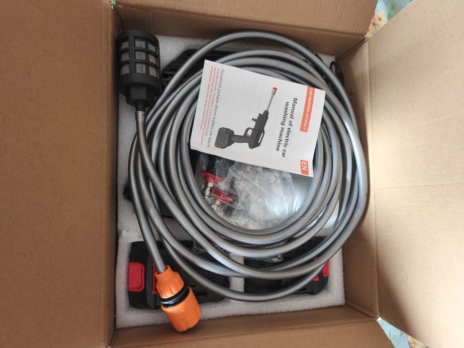 Máquina de lavar a pressão c/ 2 Baterias 40€