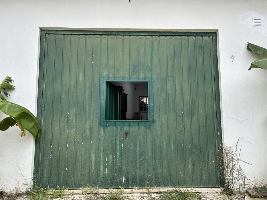 Portão com janela 2.68m largura x 2.32m altura