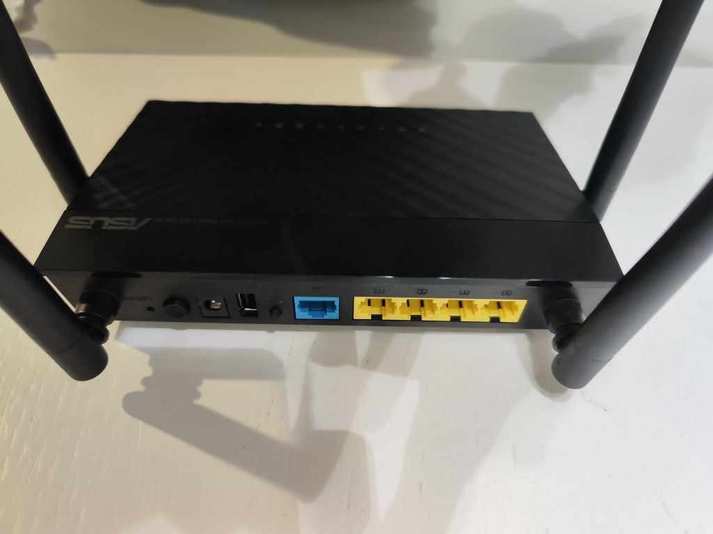 Router ASUS AC 1200