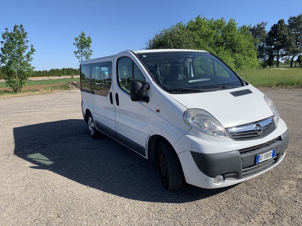 Opel vivaro 9 osobowe jeden wlasciciel