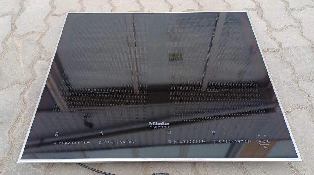 Варильна поверхня електрична індукційна Міле Miele KM 6328 60 см