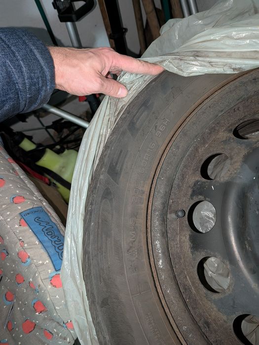 Koła R16, Felgi stalowe Citroen c4 Picasso,,4 sztuki + opony 205/60