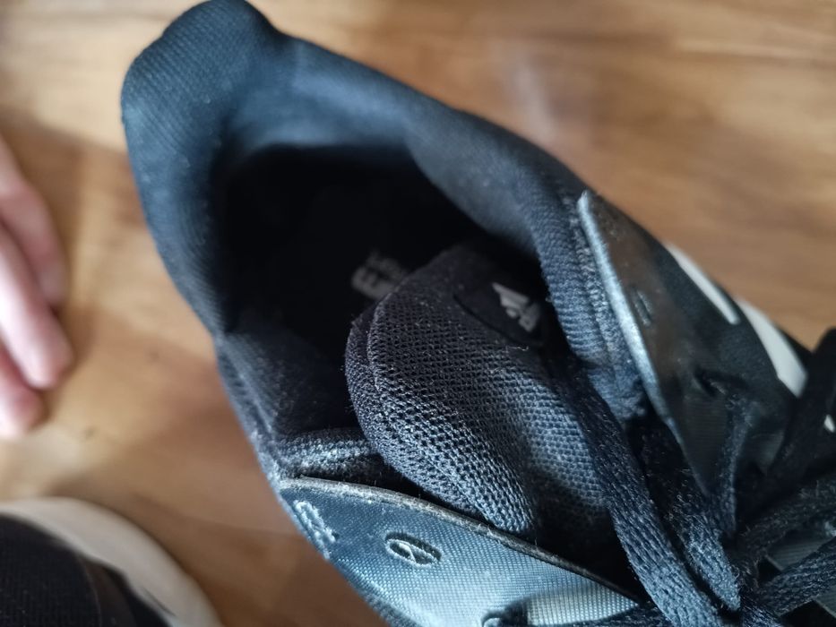 Кроссовки adidas