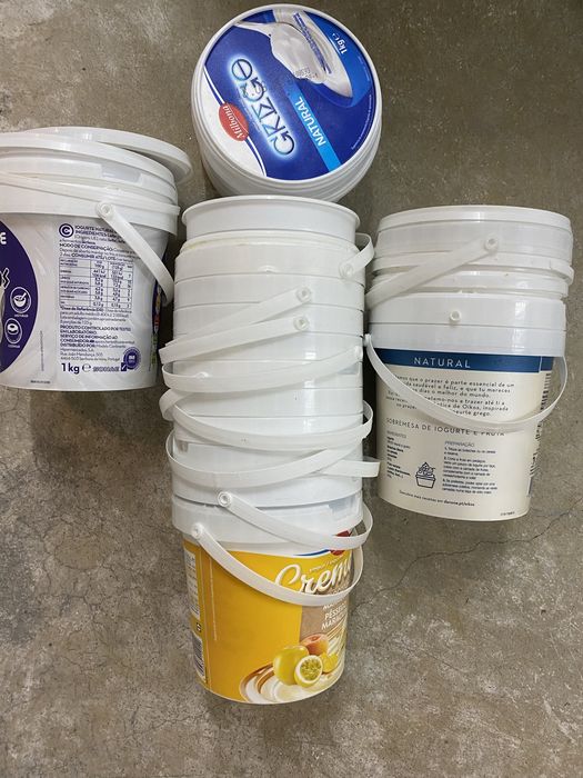 Potes em plastico duro