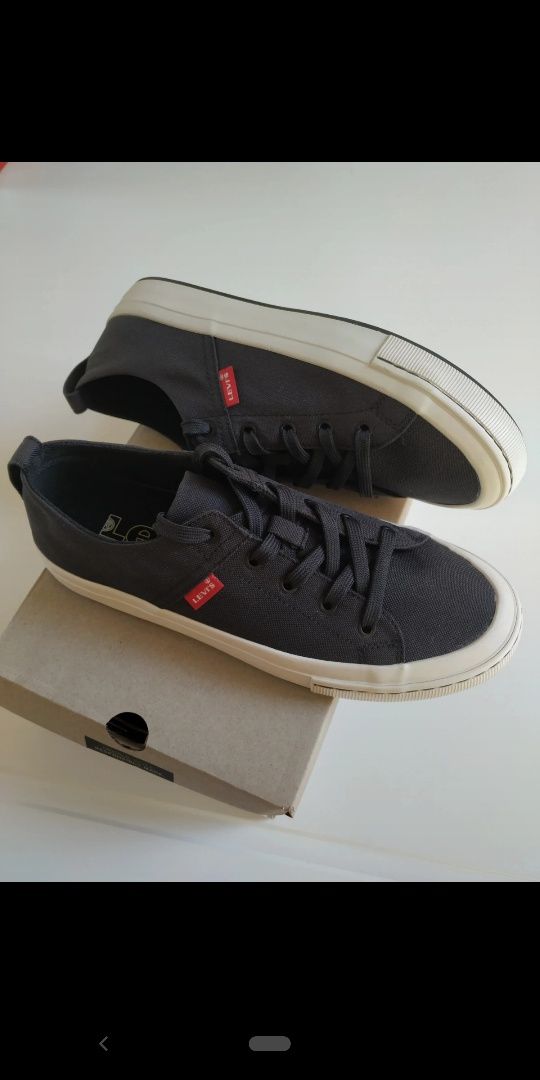 Tenisówki Levi's 41 (26,5cm)