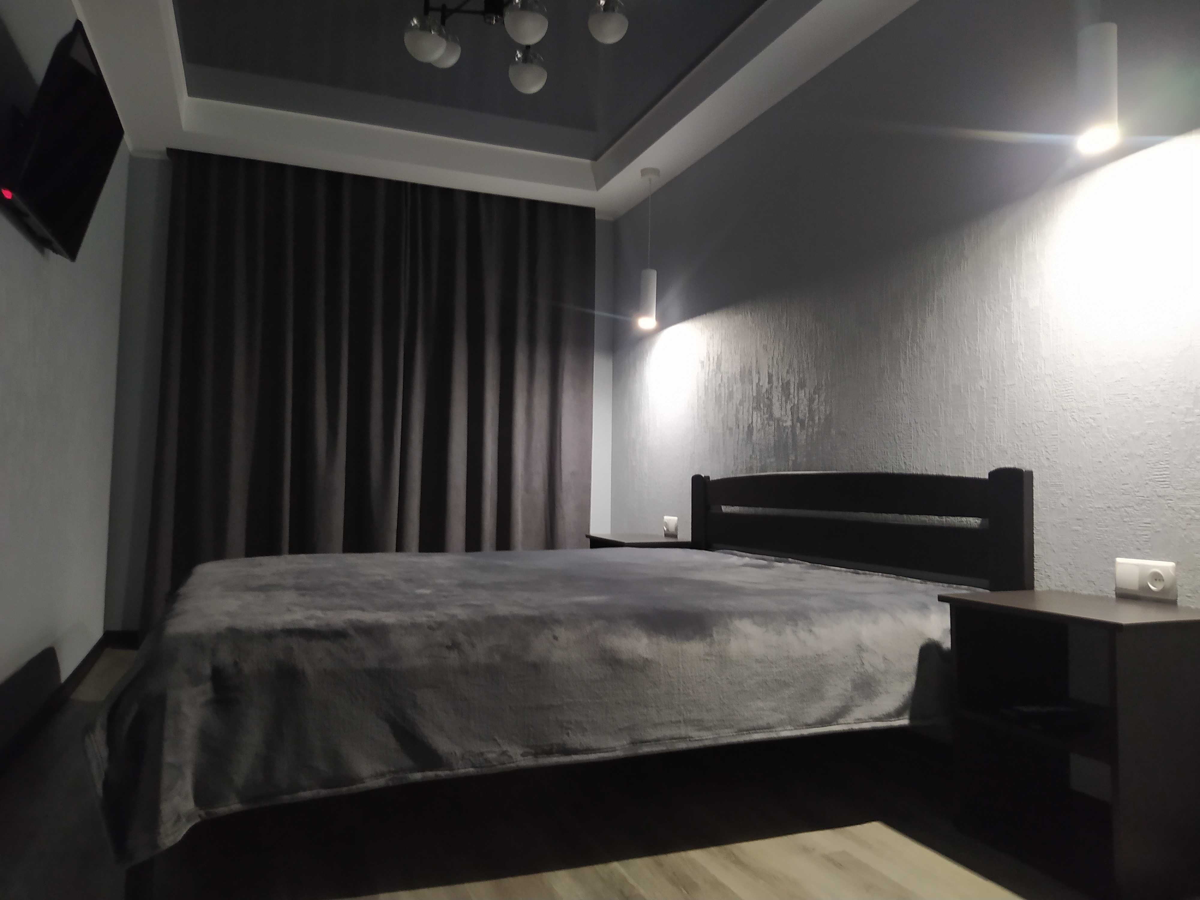 2 комн посуточно от 2 суток 1200грн пл.Пушкина (пр.Соборный)