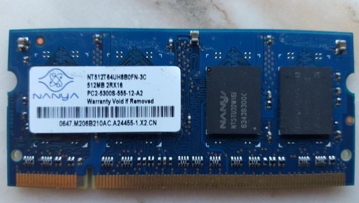 Memória RAM SO-DIM Nanya 512MB PC2-5300 DDR2-667MHz