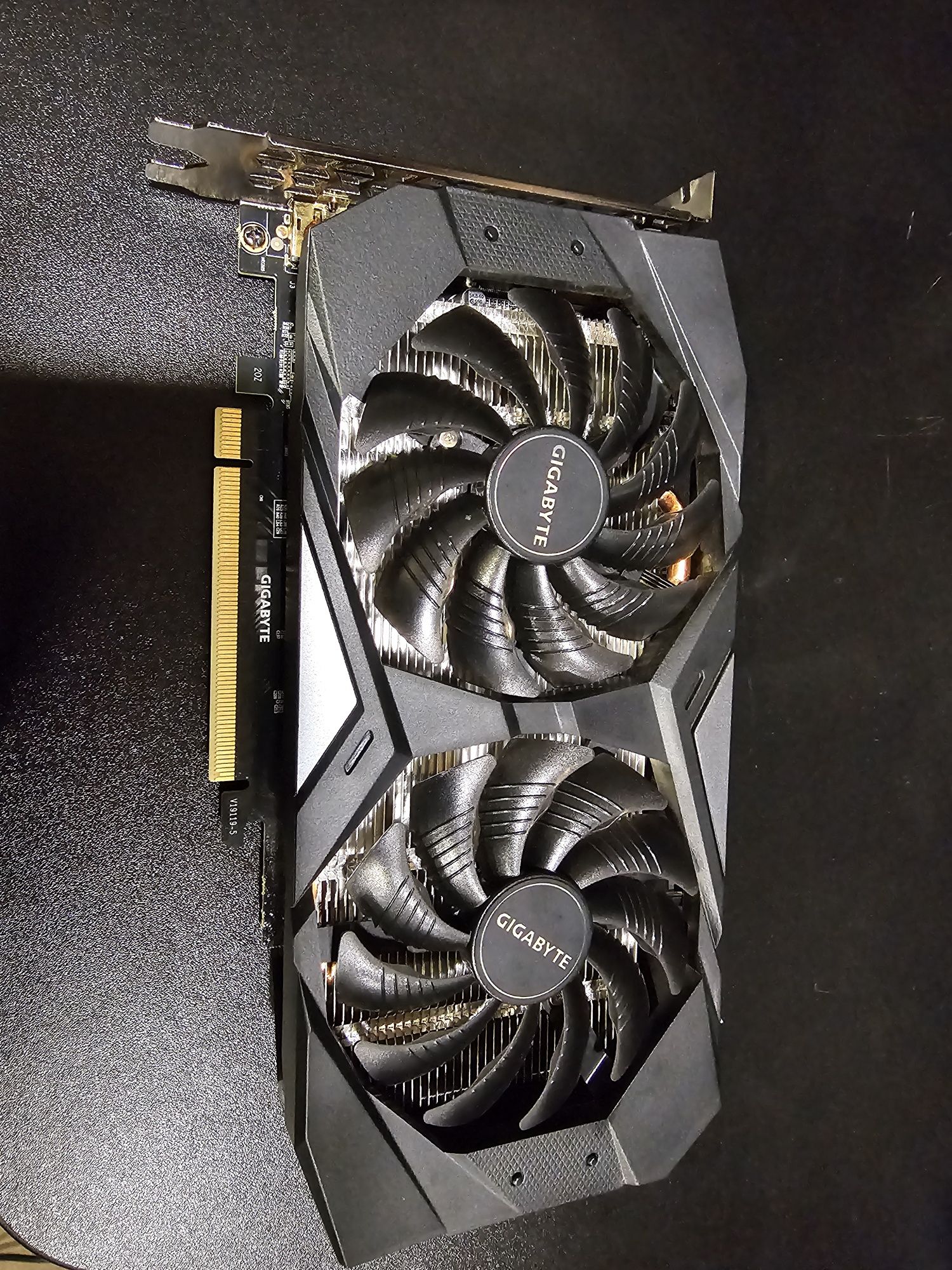 RTX 2060 6GB MSI + GIGABYTE (6 gigas)