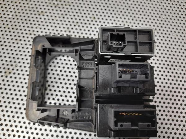 Botão / interruptor trancar portas NISSAN Qashqai/Qashqai+2 I (J10, JJ