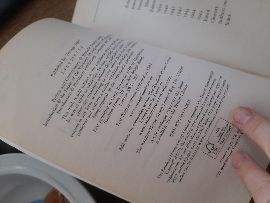 Книга "The war on land 1939-1945" Ronald Lewin