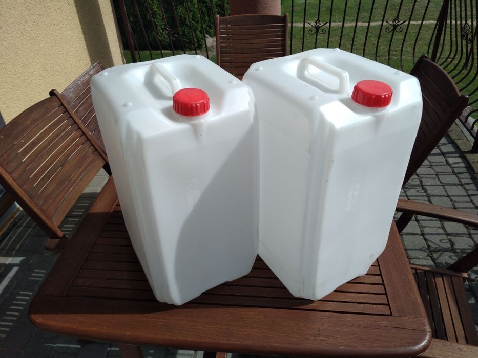 Baniak kanister 30 litrowe.