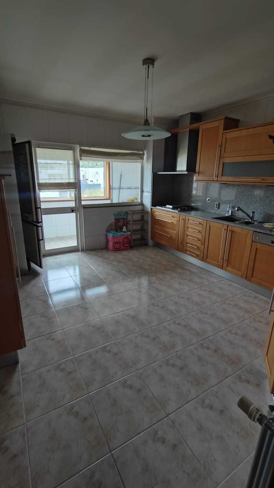 Apartamento T3+1 para alugar - Nogueira da Regedoura - Sta. Mª Feira