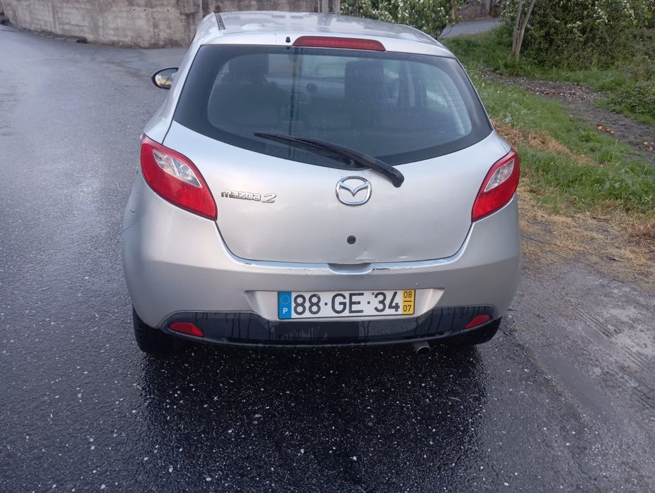 Mazda 2 impecável
