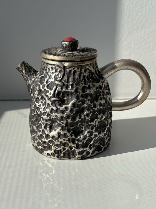 Китайський керамічний чайник