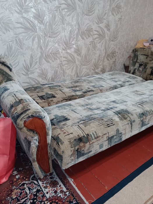 Продам диван книжку