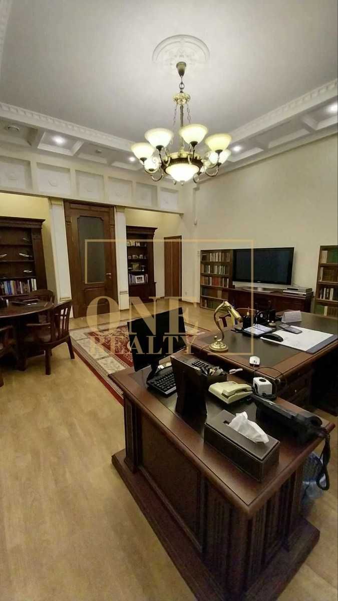 Продаж офісного приміщення Бізнес центр Солом'янський р-н БЕЗ %%%