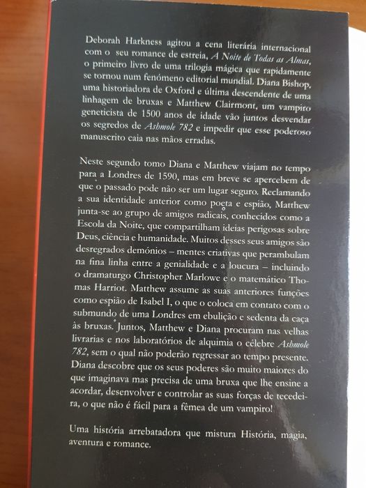 Nas Trevas da Noite - Deborah Harkness