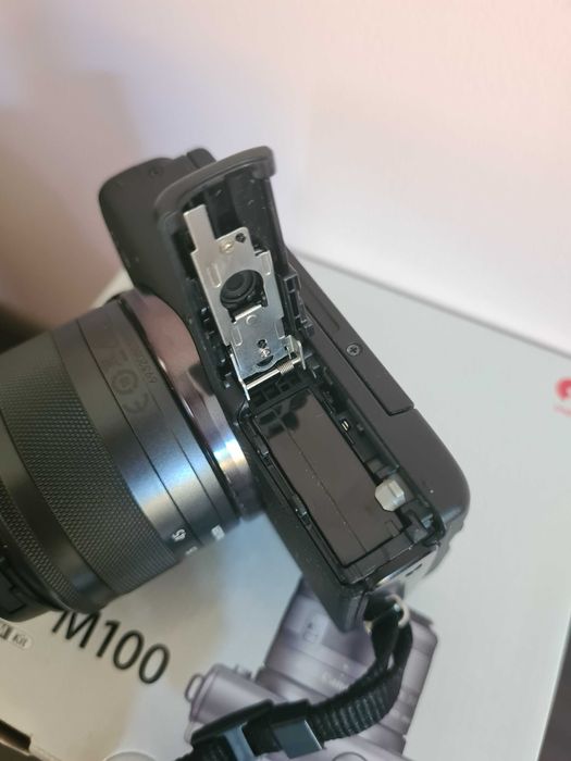 Canon EOS M100 com caixa e acessórios originais