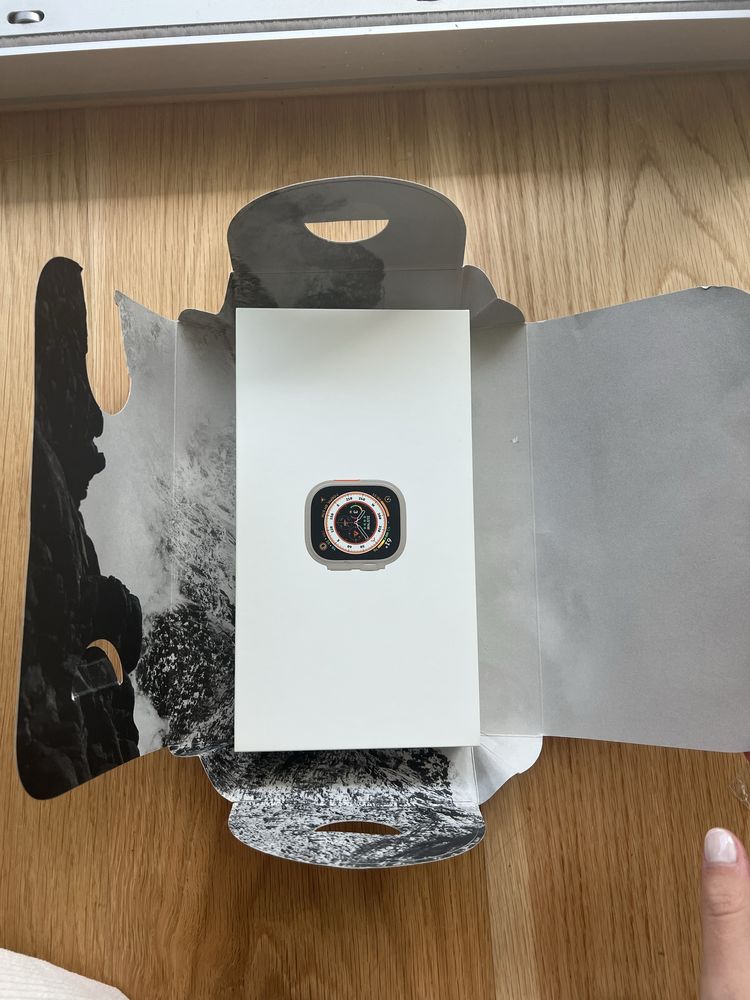Apple Watch Ultra 49mm Titanium, Green Alpine Loop M