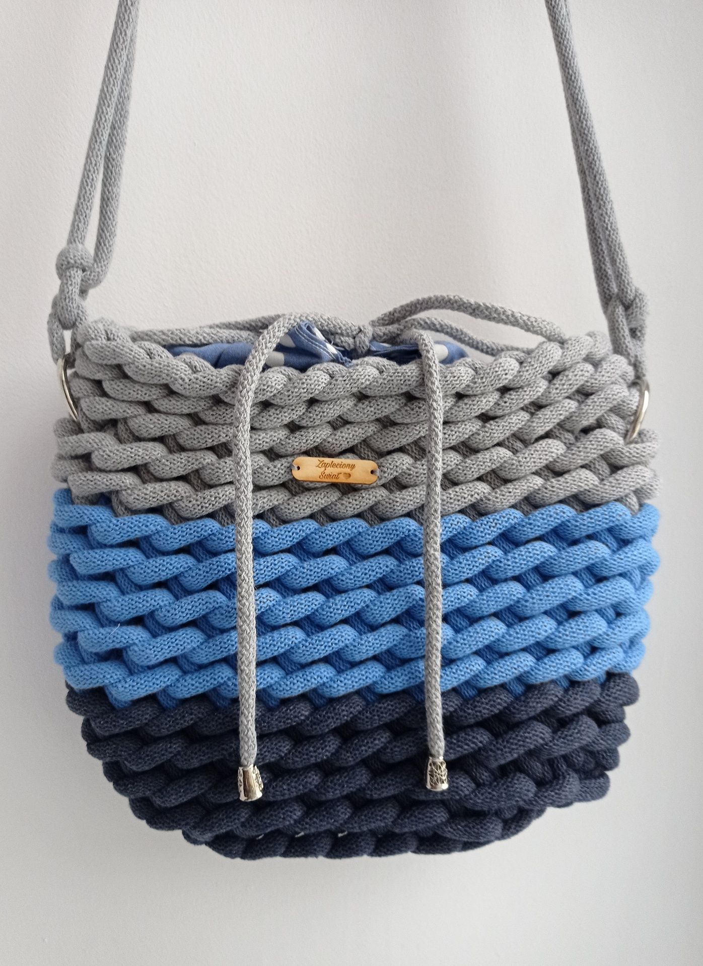Trzykolorowa torebka worek ze sznurka handmade