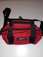Eastpak vermelha