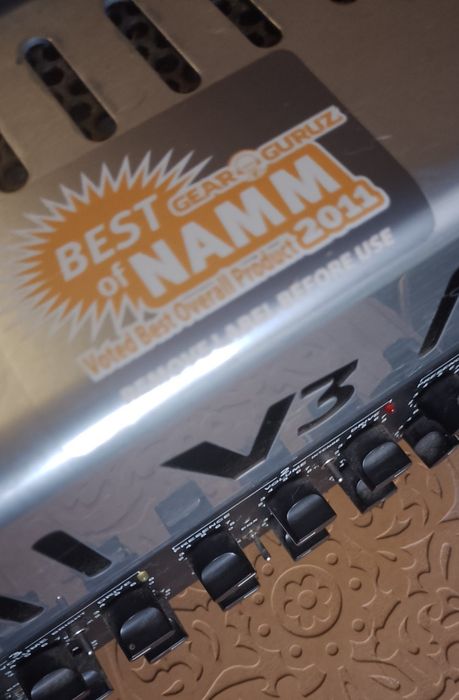 CARVIN V3M Усилитель, +EGNATER Rebel 112X 80Вт кабинет+Footswitch